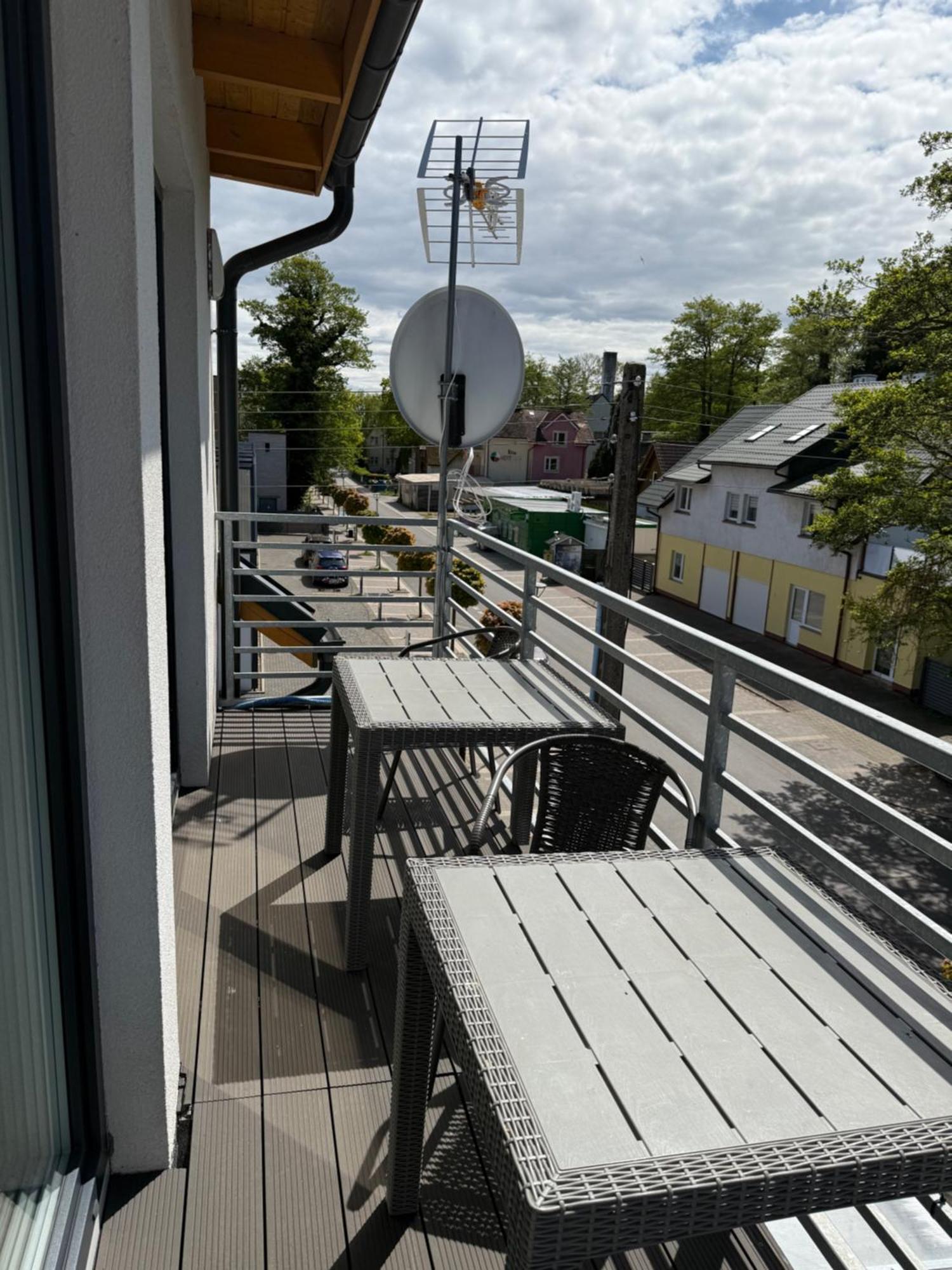 Pokoje Goscinne - Port Miedzywodzie Exterior photo